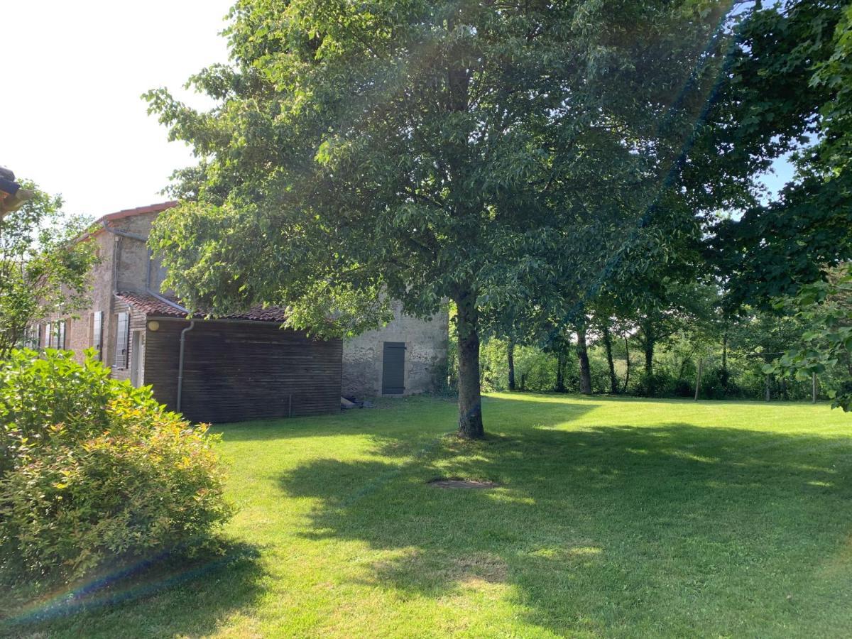 Chambres D'Hotes Logis Charrier Le Petit Bignon Les Epesses Exterior photo